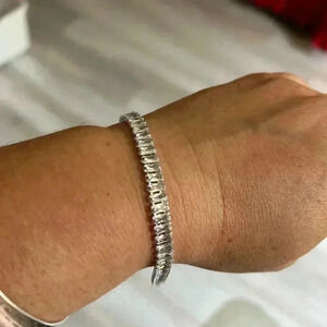 4/$50 Silver rhinestone dainty  woman bracelet 7 inches with buckle secure clasp